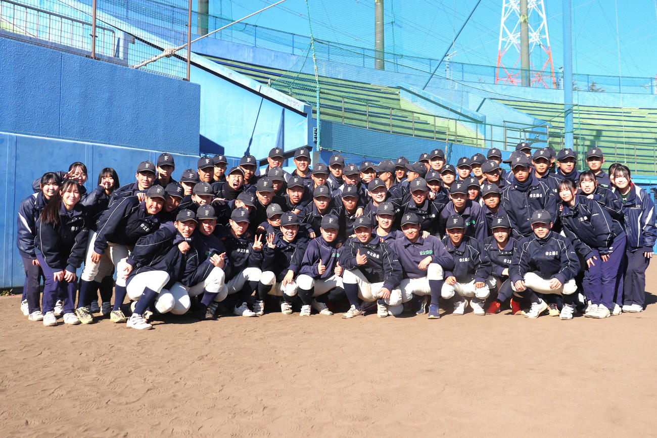 第3回いちふなスポーツフェスタを主催、運営に携わった野球部の選手たち（撮影・保坂淑子）