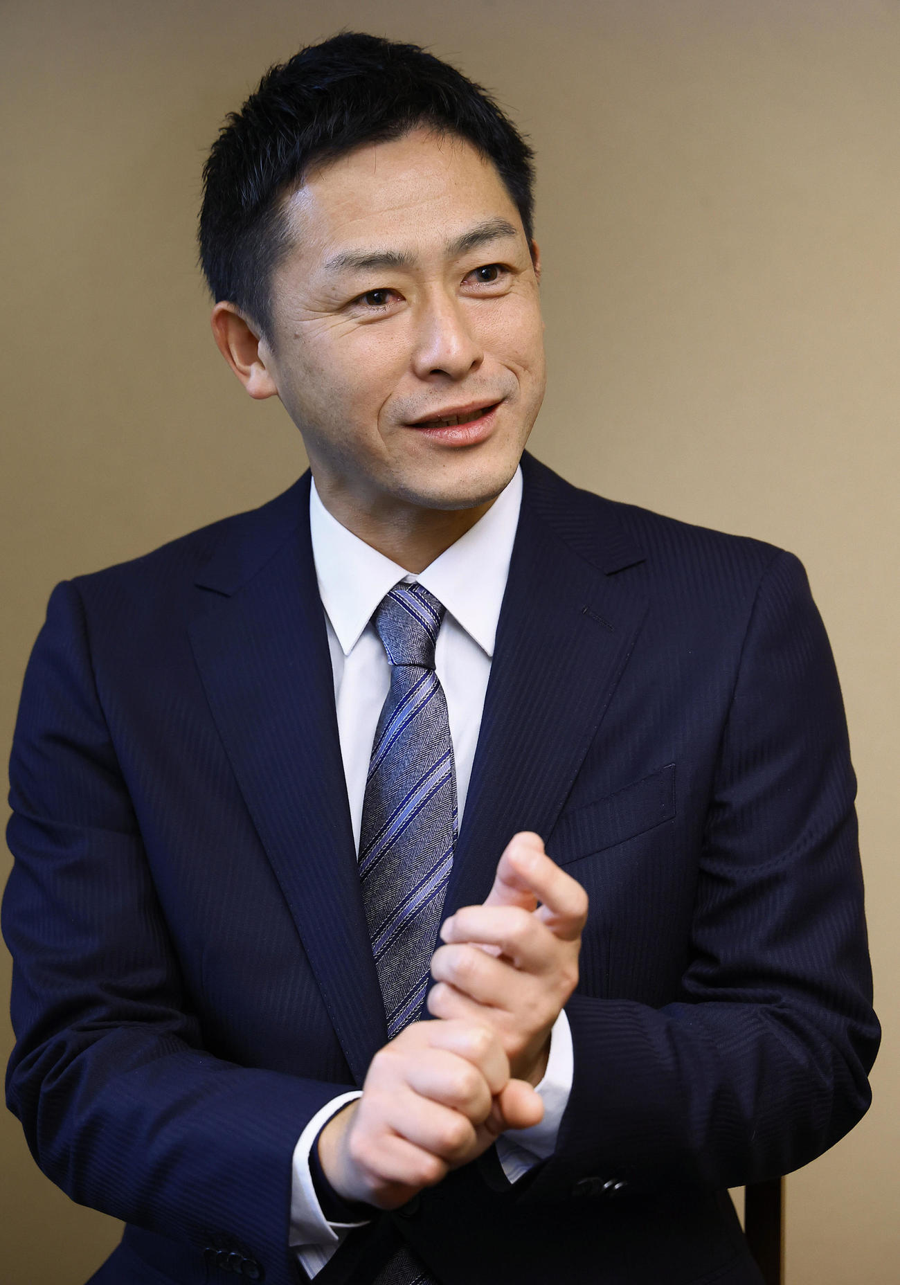 高校野球を語る大社・石飛文太監督（撮影・藤尾明華）