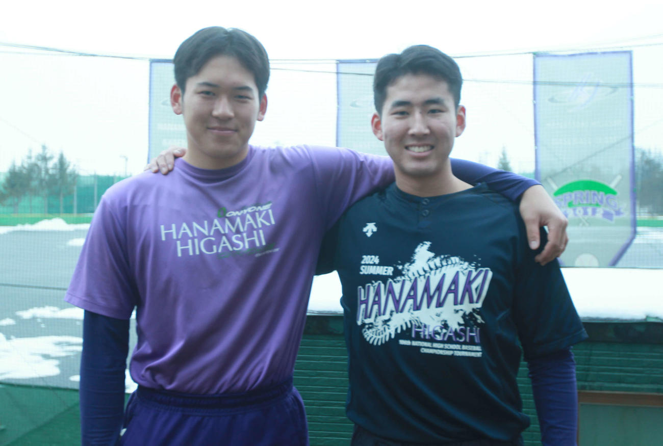センバツ選考発表を翌日に控えた花巻東・中村（右）と金野（撮影・高橋香奈）