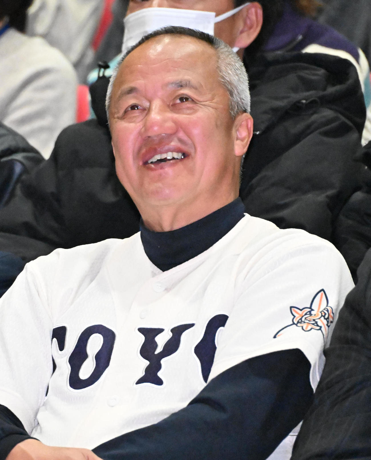 センバツ出場を決め笑顔を見せる東洋大姫路・岡田龍生監督（撮影・石井愛子）