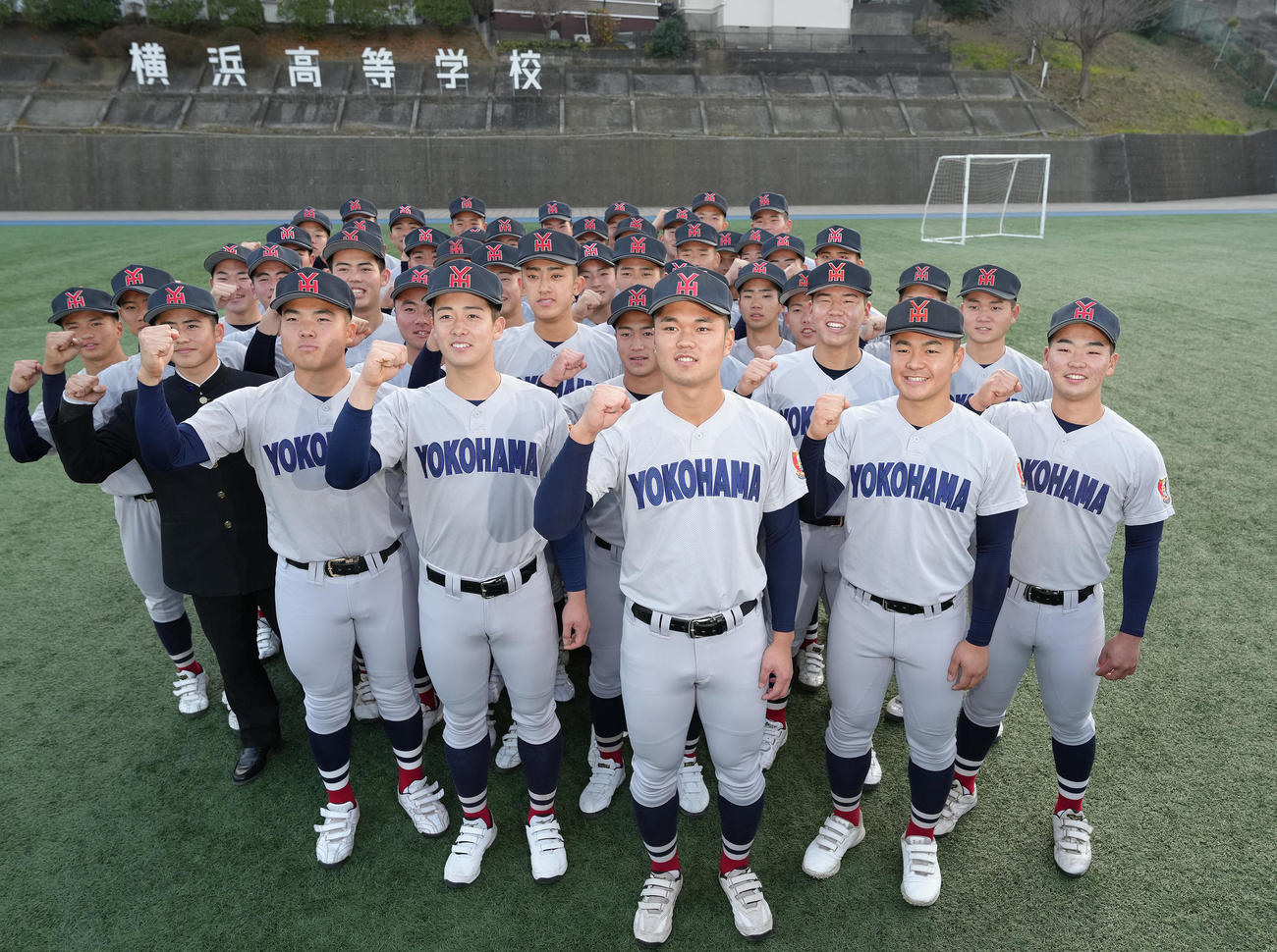 センバツ出場を決め意気込む横浜の選手たち（撮影・足立雅史）