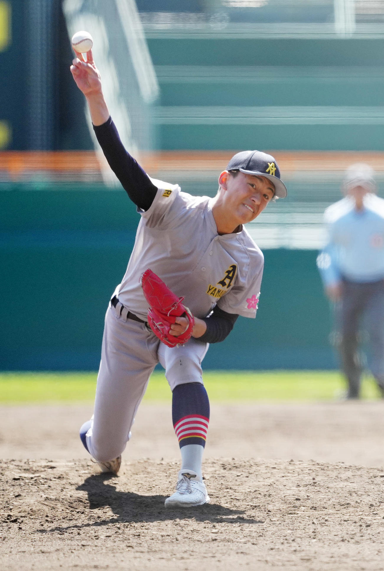 第96回選抜高等学校野球大会（センバツ）　第8日　2回戦第2試合　広陵対青森山田　青森山田先発の桜田朔＝2024年3月27日