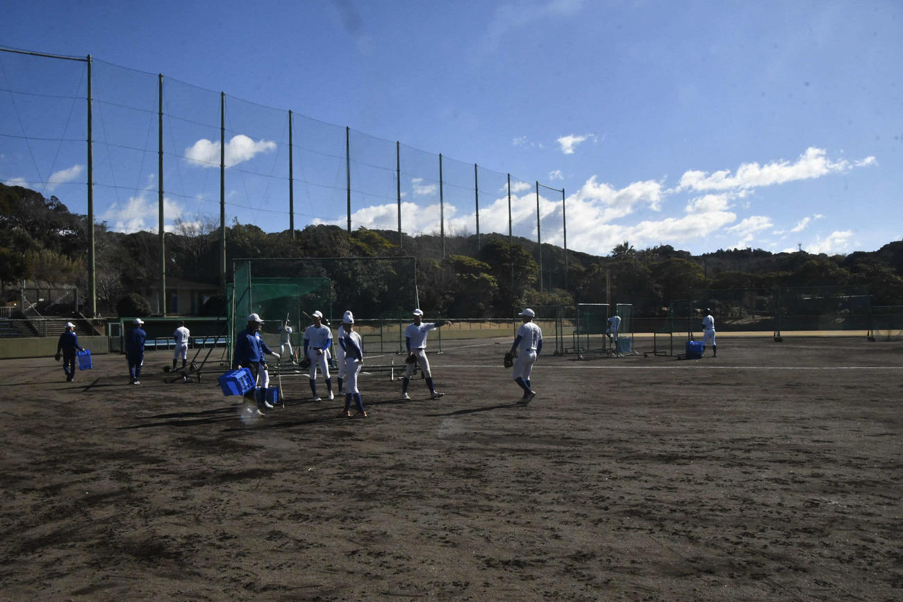千葉・館山市内で合宿を行う健大高崎（撮影・平山連）