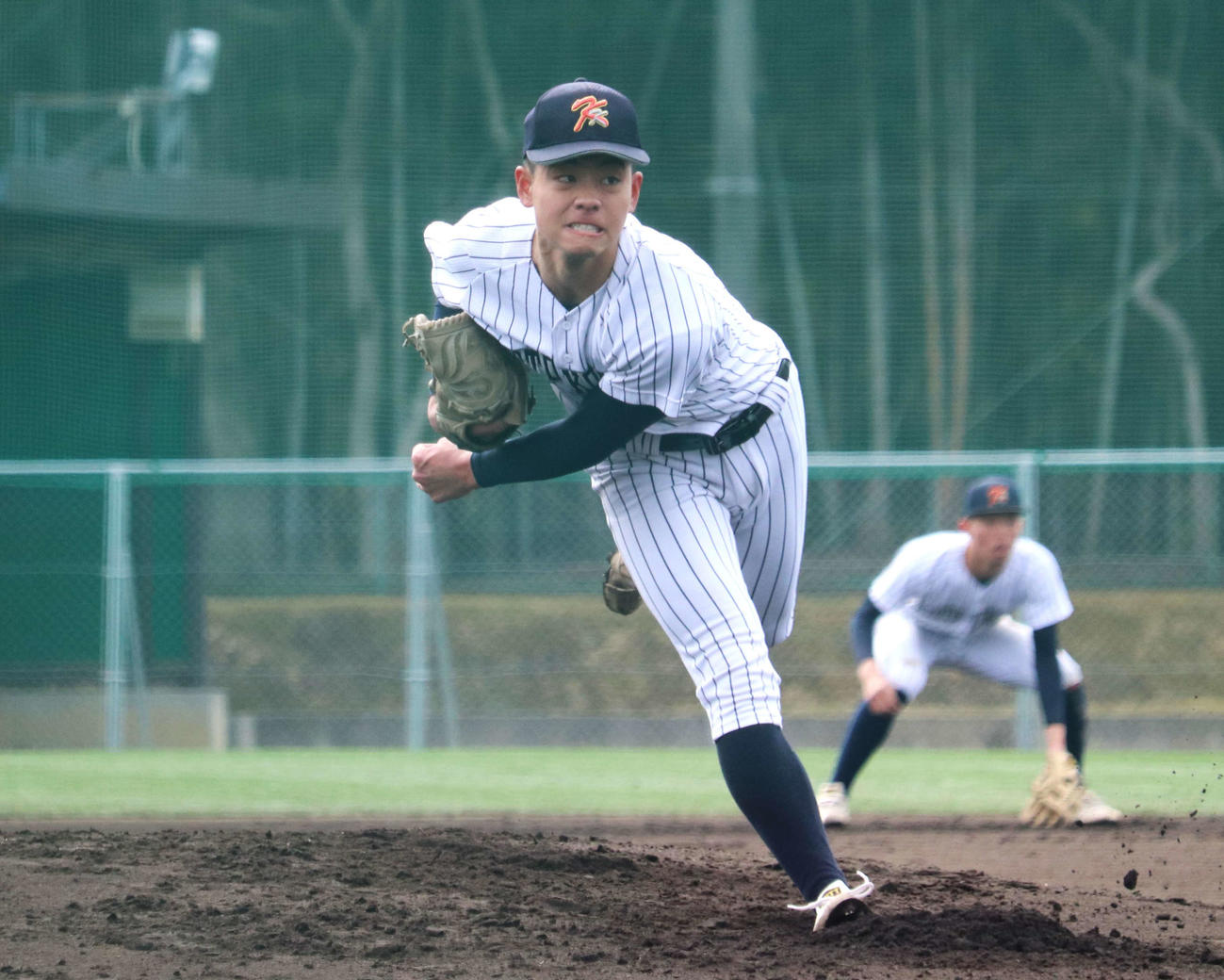 智弁和歌山との練習試合で先発した、京都国際・西村一毅投手（撮影・中島麗）