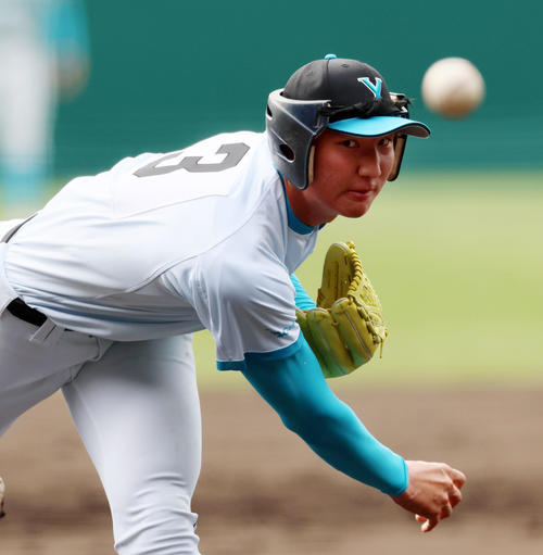 【センバツ】山梨学院の菰田陽生投手兼内野手が甲子園練習で感慨「投げるイメージできました」