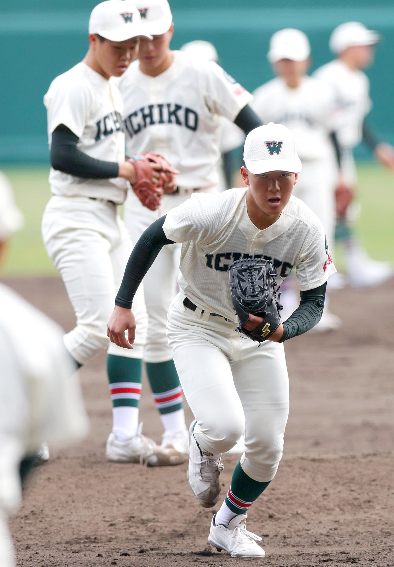 甲子園練習でノックを受ける市和歌山のエース土井（撮影・上山淳一）