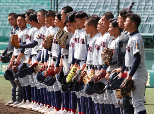 【センバツ】春夏通じて甲子園初出場の浦和実が練習　辻川監督「楽しんでやれてました」