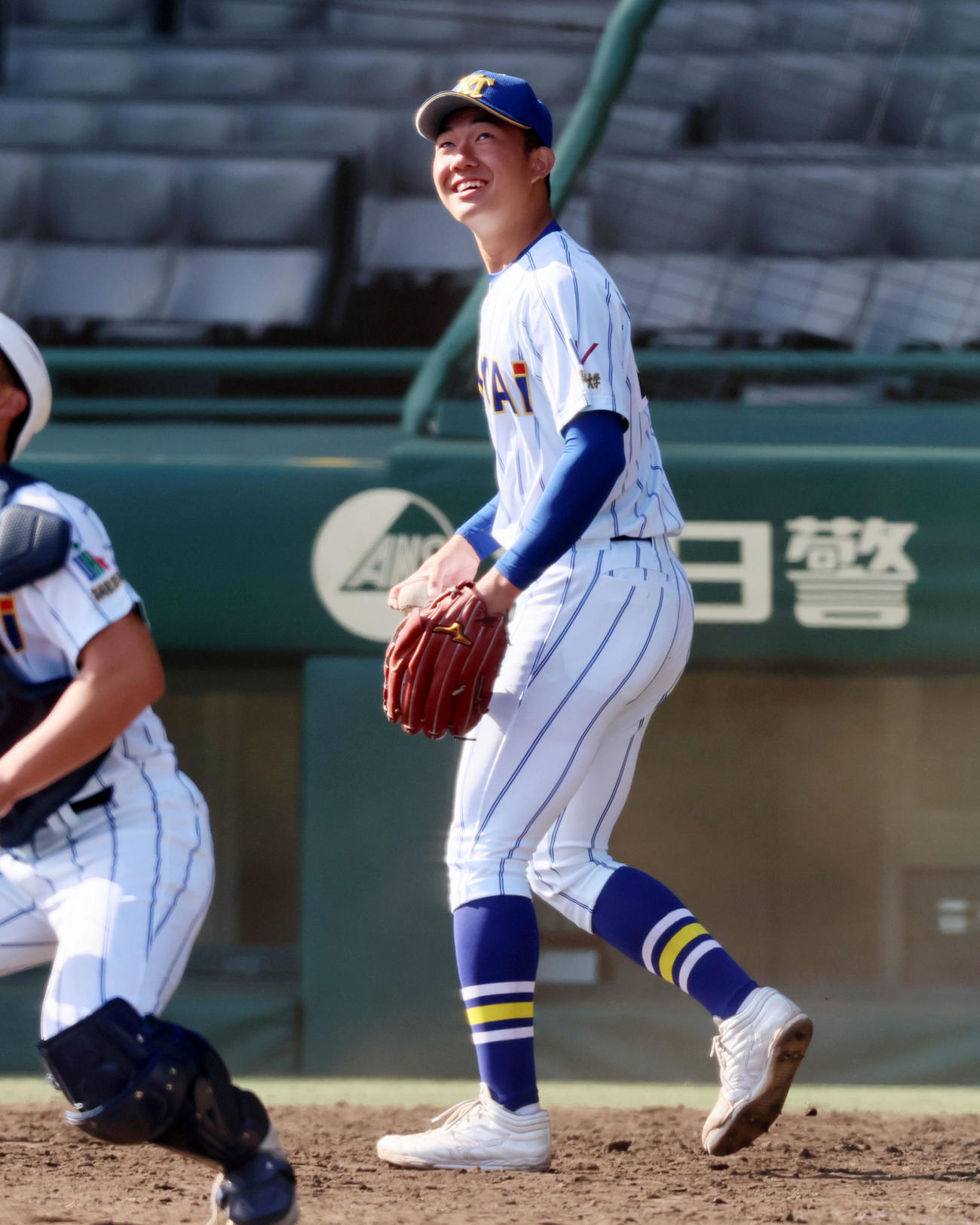 練習中、笑顔を見せる健大高崎・石垣（撮影・加藤哉）