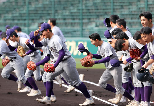 【センバツ】花巻東が甲子園練習　金野快「初戦命がけで」主軸の古城大翔負傷も２回戦出場可能性