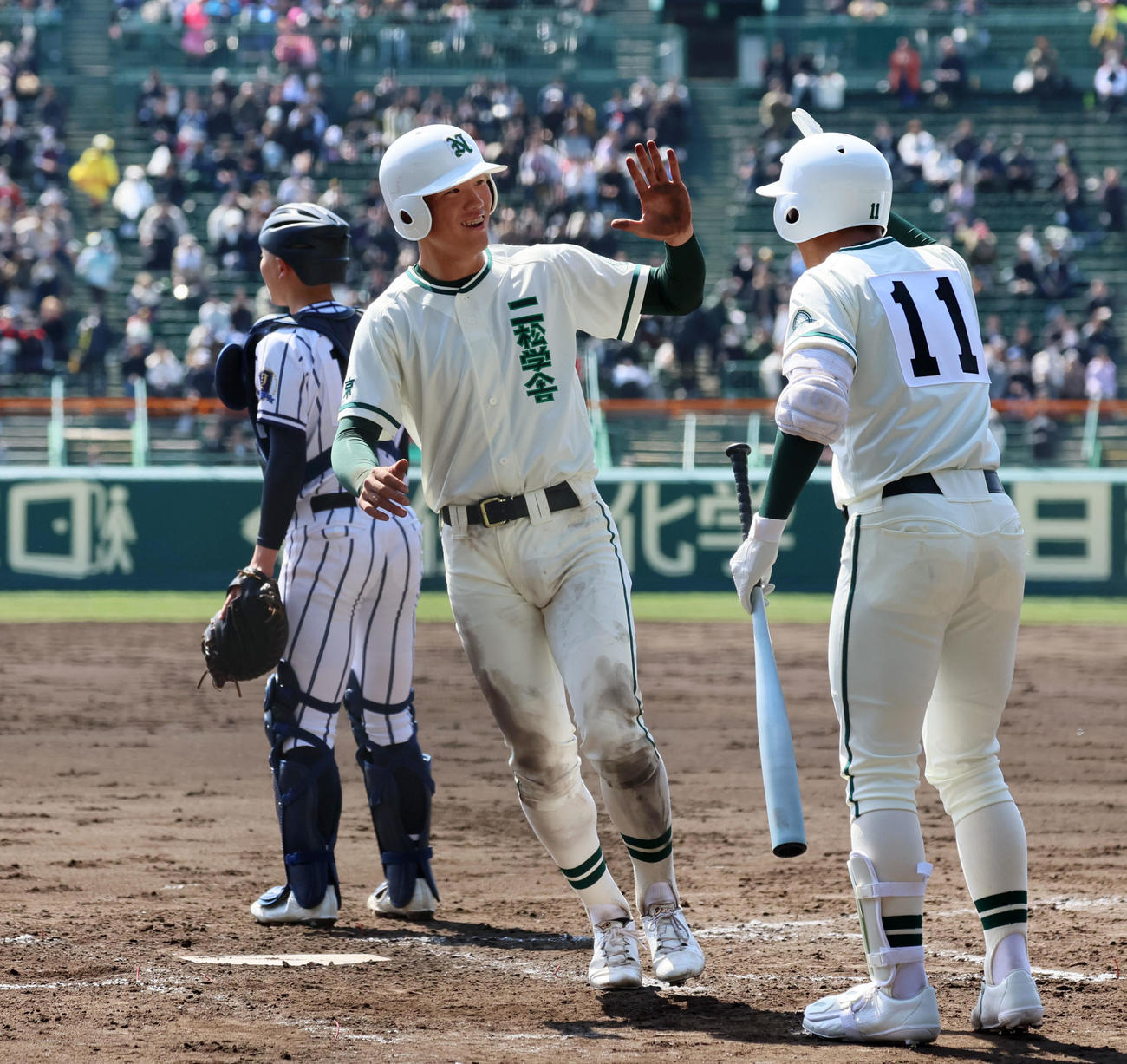 柳ヶ浦対二松学舎大付　4回裏二松学舎大付無死二、三塁、土屋の中犠飛で生還する三塁走者永尾（撮影・加藤哉）