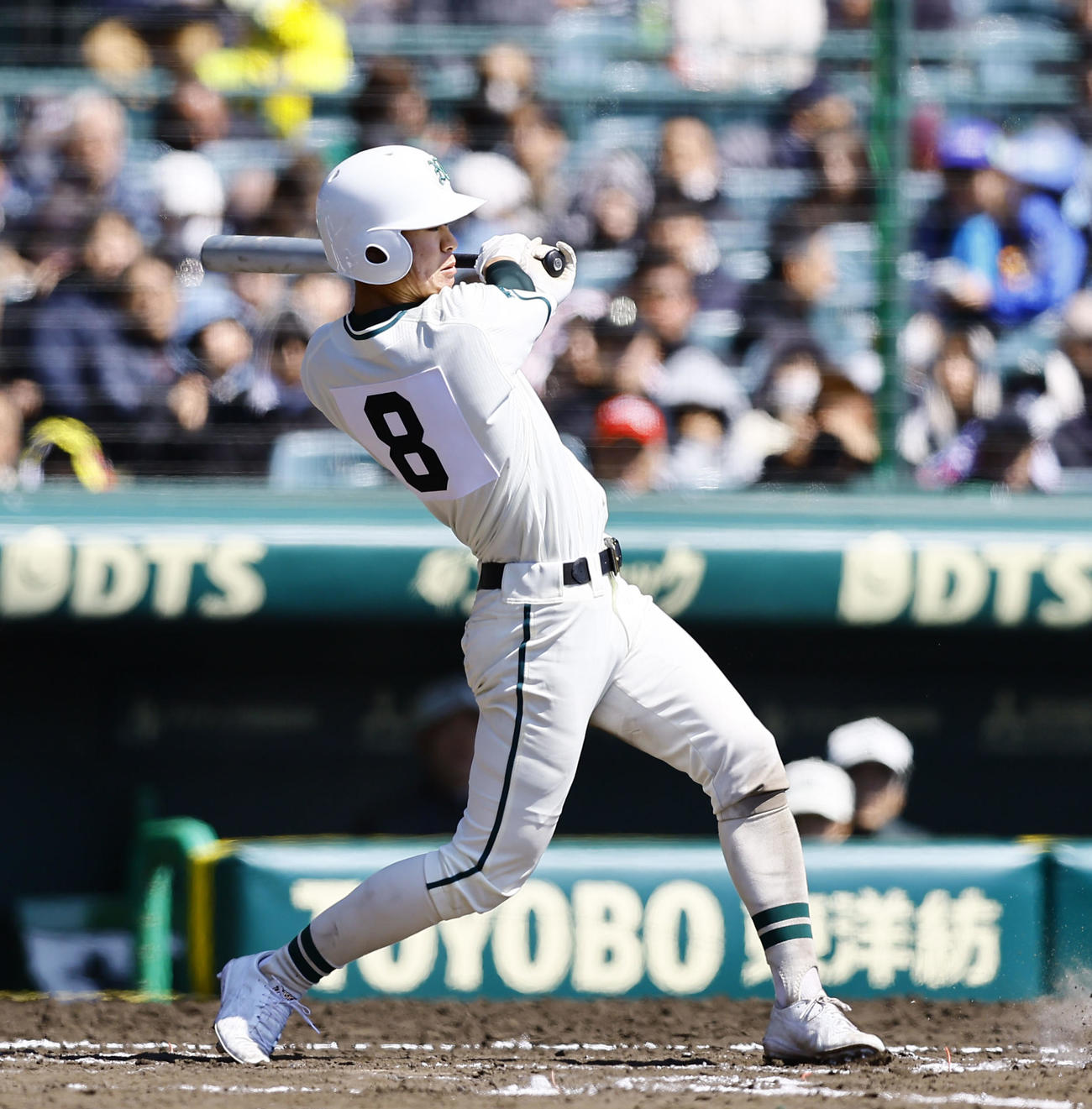 柳ケ浦対二松学舎大付　7回裏二松学舎大付2死三塁、花沢は三塁適時内野安打を放つ（撮影・藤尾明華）