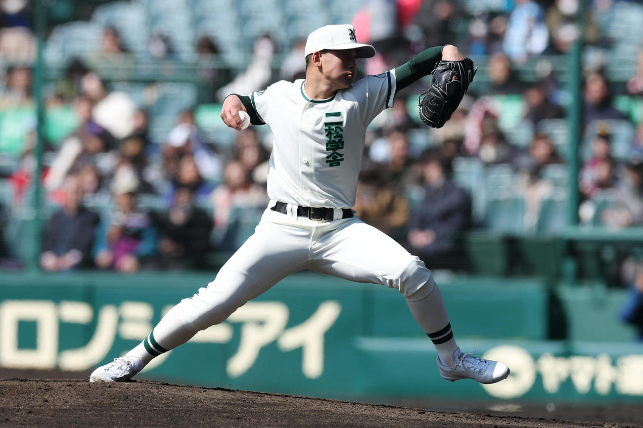 柳ヶ浦対二松学舎大付　力投する二松学舎大付先発の河内（撮影・前田充）