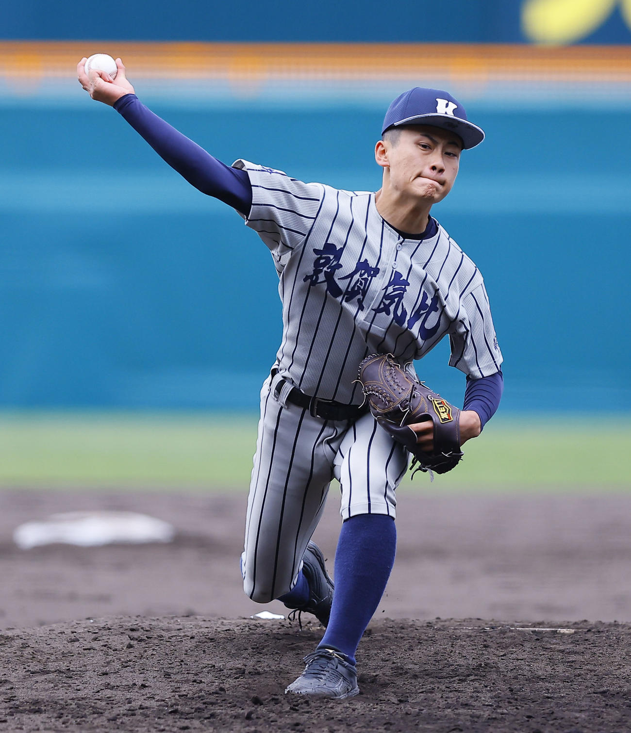 滋賀短大付対敦賀気比　5回、力投する敦賀気比・五十子（撮影・藤尾明華）