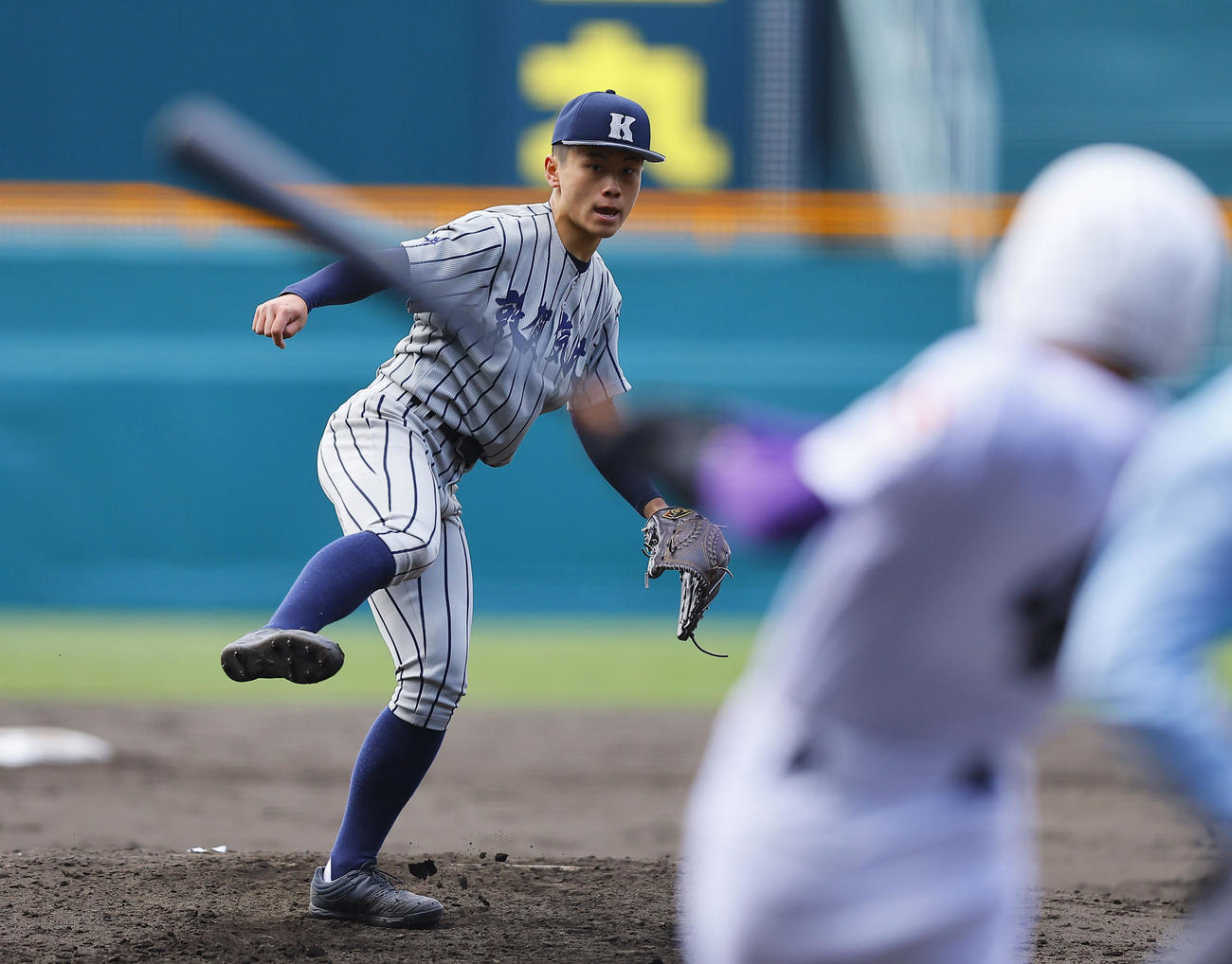 滋賀短大付対敦賀気比　5回表、力投する敦賀気比・五十子（撮影・藤尾明華）