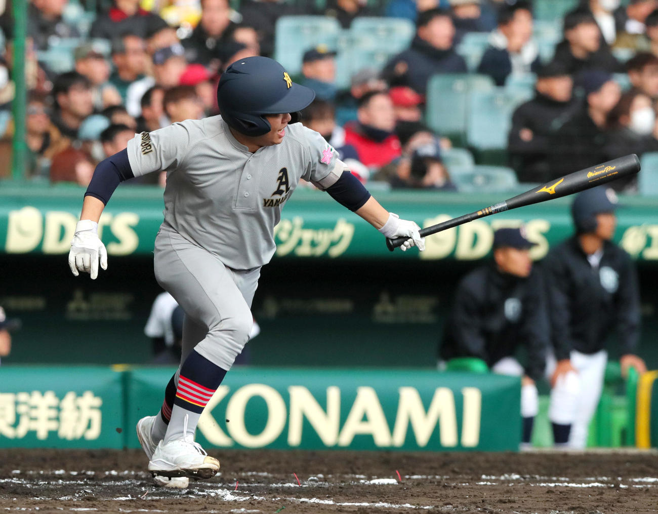 青森山田対沖縄尚学　7回表青森山田2死満塁、下山は左前2点適時打を放つ（撮影・上山淳一）