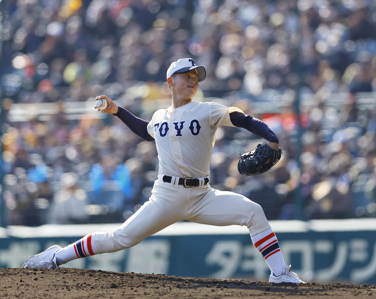 東洋大姫路対壱岐　2回から2番手で登板した東洋大姫路・木下（撮影・藤尾明華）