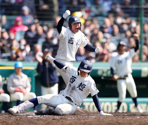 【センバツ】大会第１号はランニングHR　新庄監督母校の西日本短大付・斉藤大将が左中間へ運ぶ