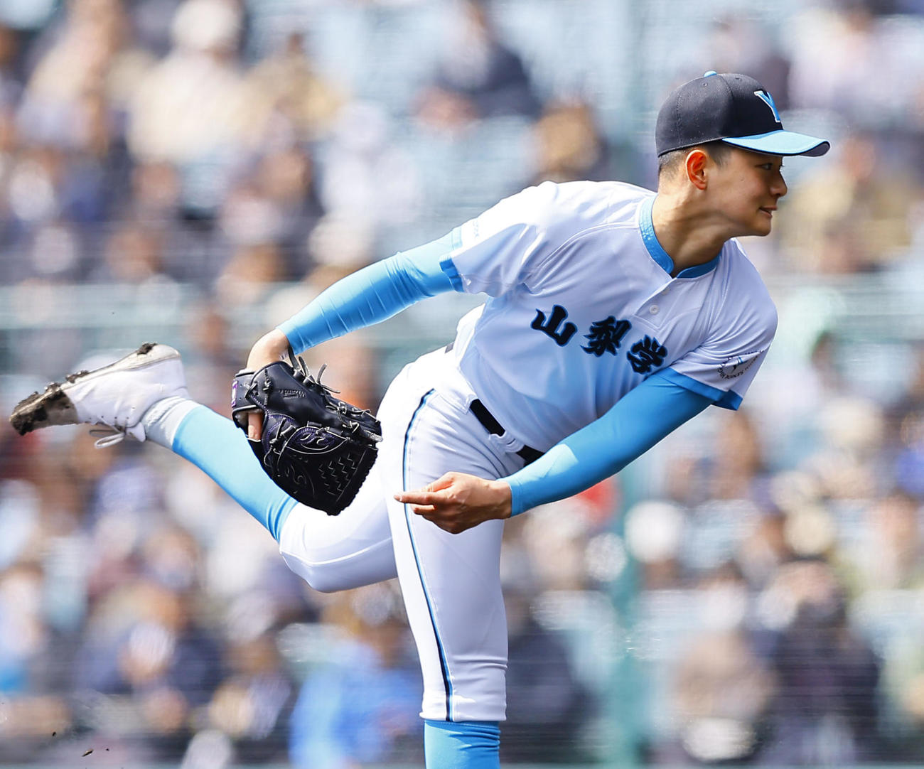 山梨学院対天理　山梨学院先発の津島（撮影・藤尾明華）