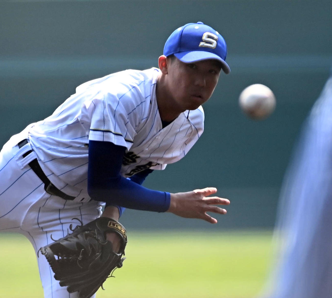 エナジックスポーツ対至学館　至学館先発の尾崎（撮影・前岡正明）