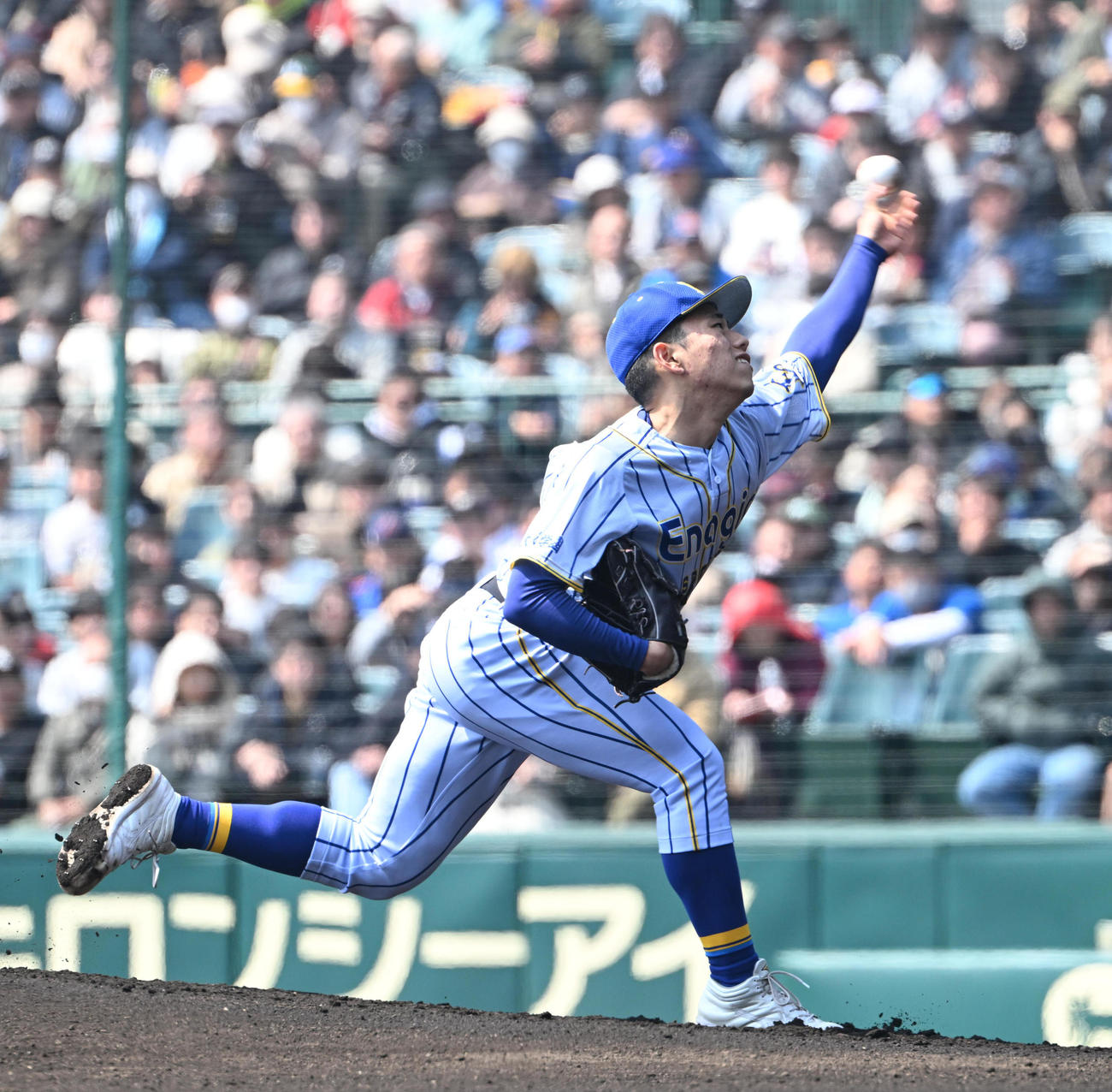 至学館対エナジックスポーツ　先発するエナジックスポーツ・久高（撮影・和賀正仁）