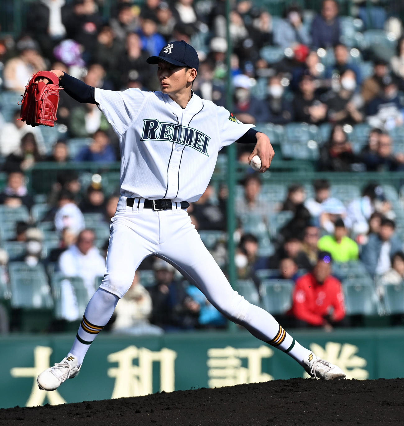 千葉黎明対智弁和歌山　千葉黎明先発の飯高（撮影・前岡正明）