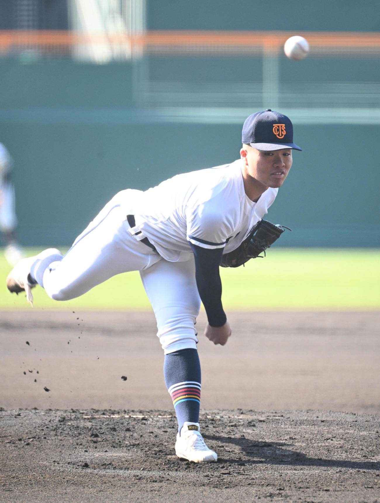 早実対高松商　先発する高松商・末包旬（撮影・和賀正仁）