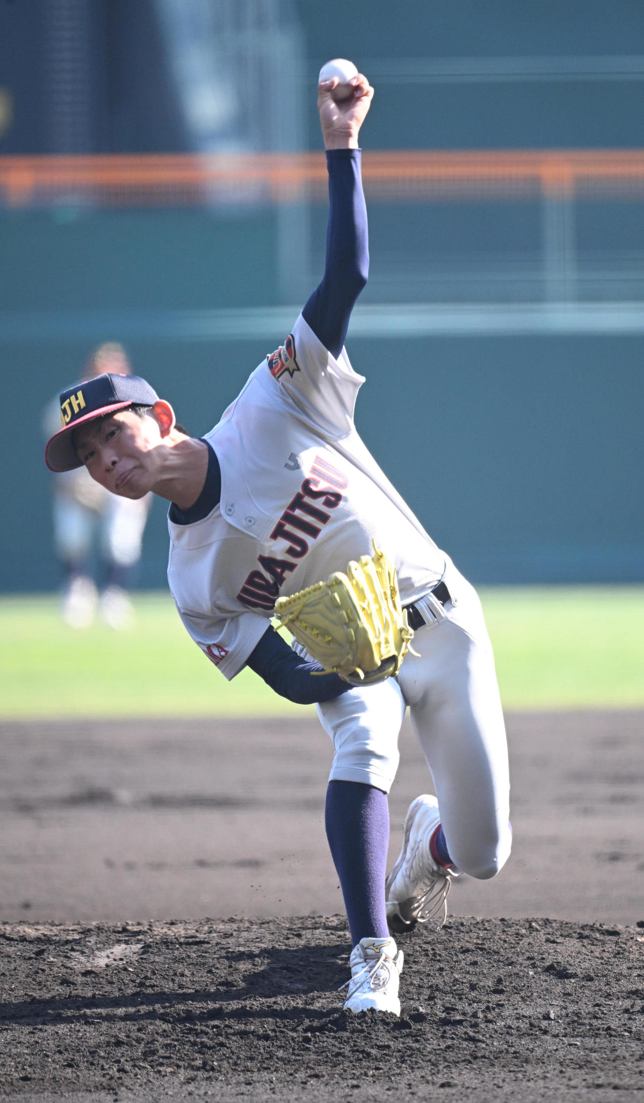 浦和実対滋賀学園　先発する浦和実・石戸（撮影・和賀正仁）