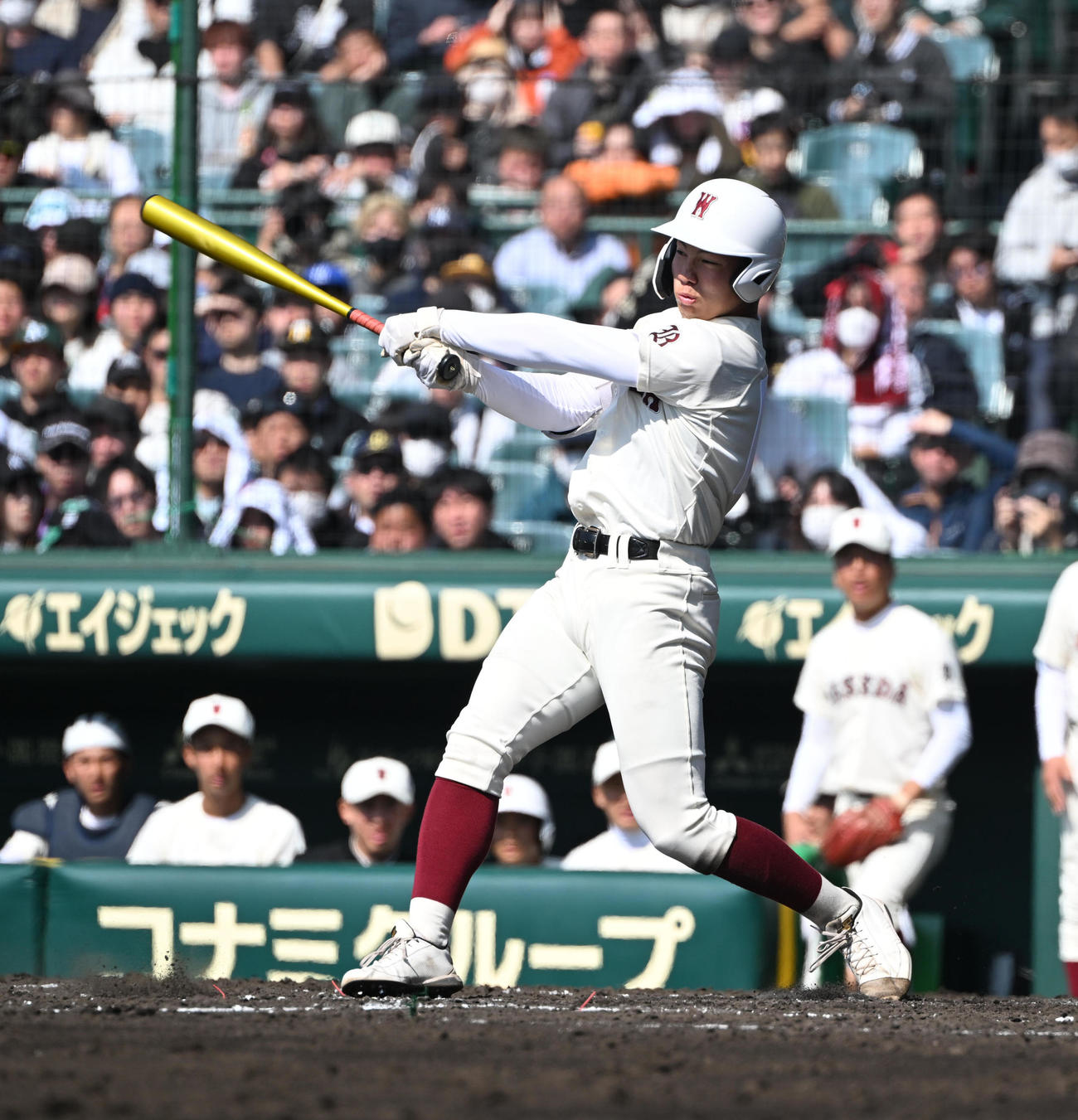 早実対高松商　5回表早実2死二塁、右前適時打を放つ中村（撮影・和賀正仁）