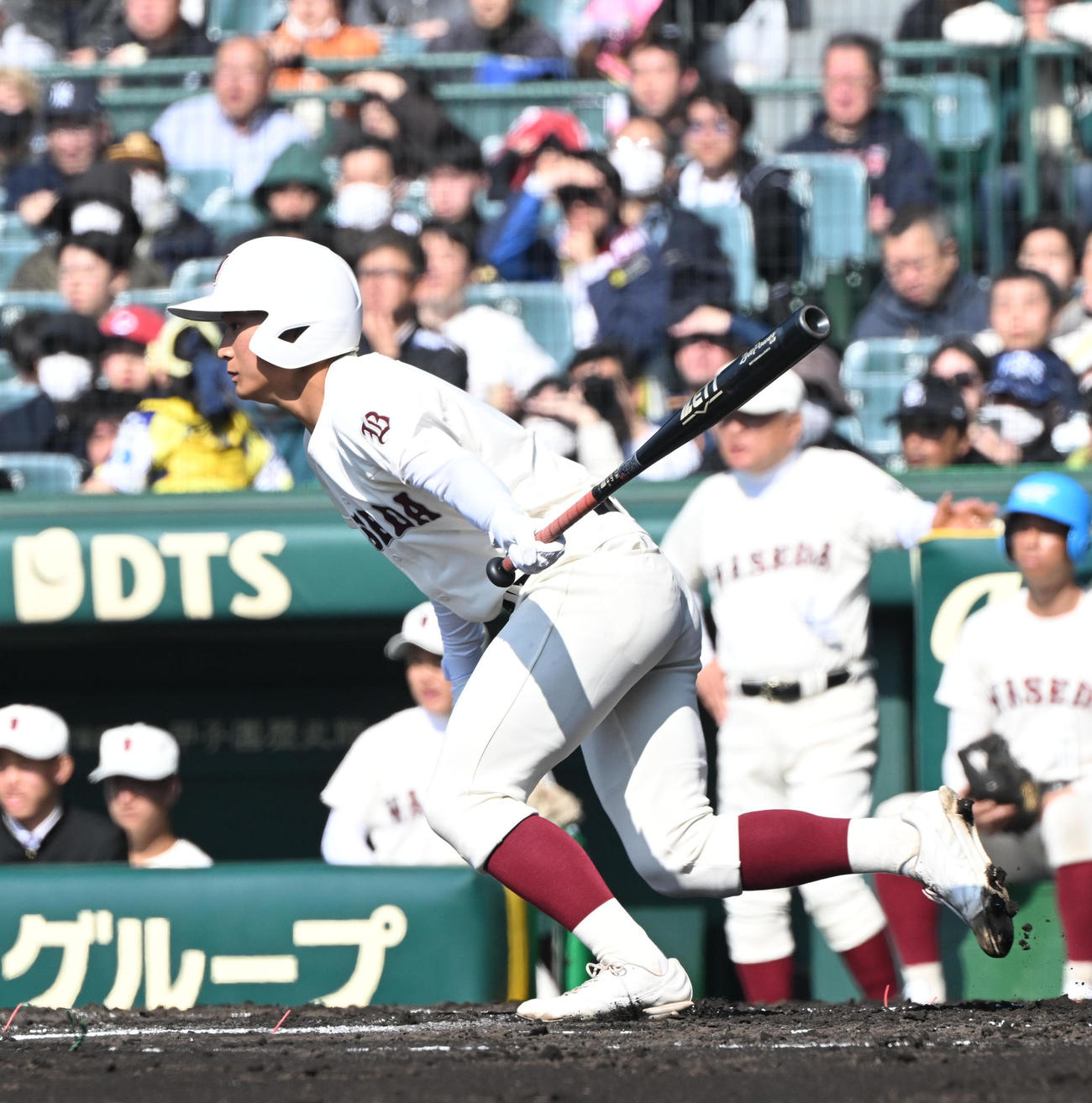 早実対高松商　2回表早実2死三塁、中前適時打を放つ五木（撮影・和賀正仁）