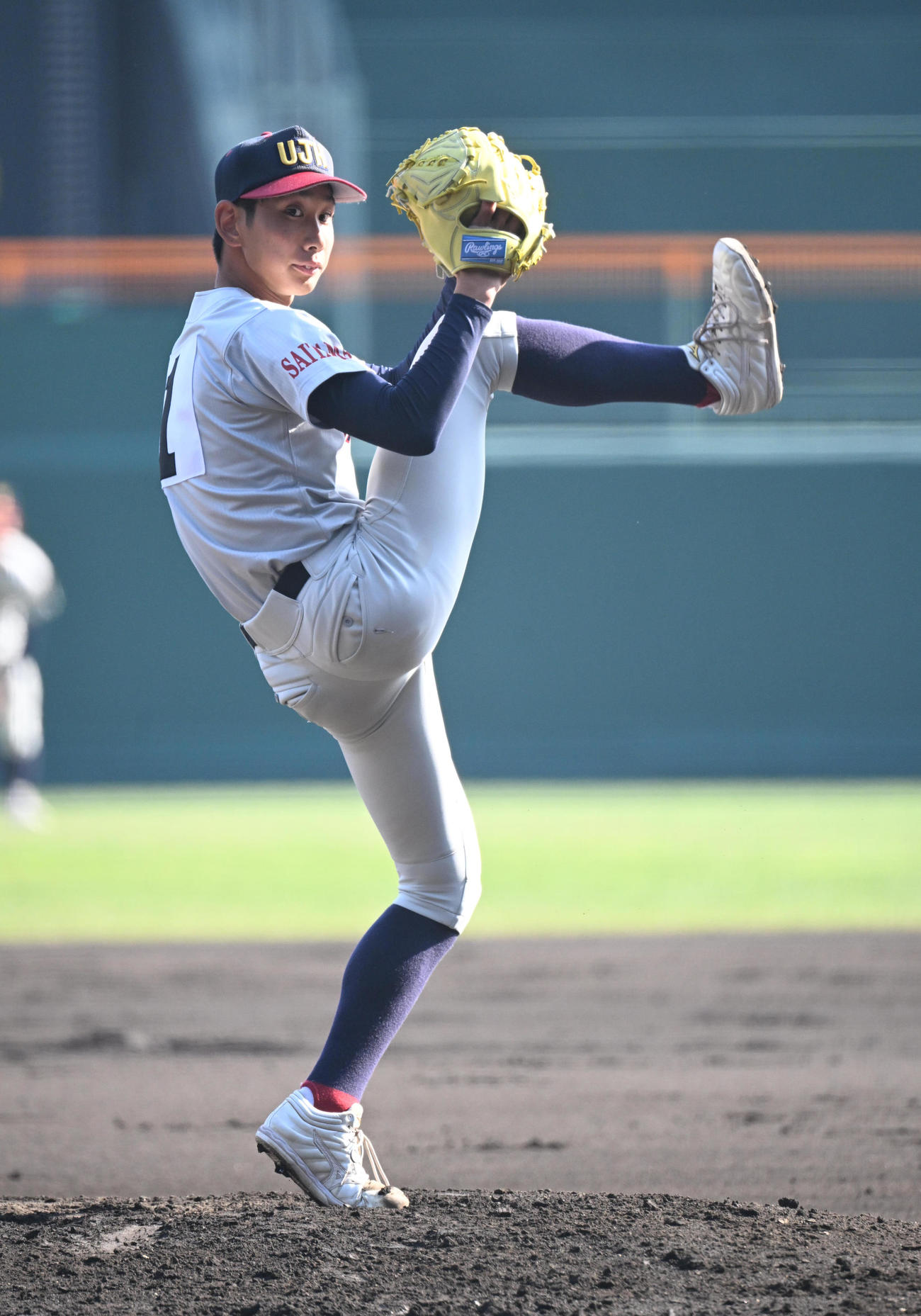 浦和実対滋賀学園　先発する浦和実・石戸（撮影・和賀正仁）