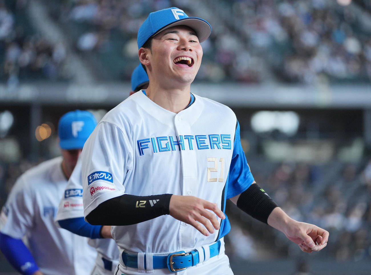 日本ハム対ヤクルト　試合前、笑顔を見せる日本ハム清宮幸（撮影・垰建太）