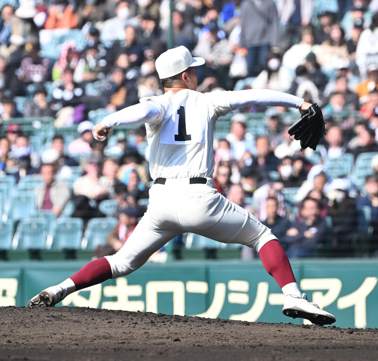 早実対高松商　8回を1失点に抑えた早実先発の中村（撮影・和賀正仁）