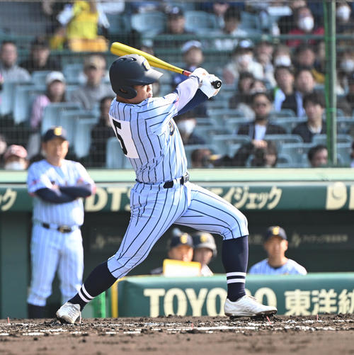 東海大札幌対日本航空石川　1回表東海大札幌1死一、三塁、中前適時打を放つ太田勝（撮影・和賀正仁）