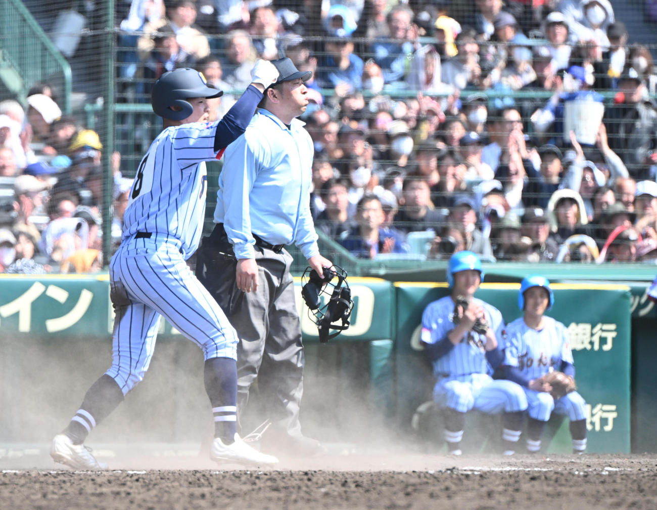 東海大札幌対日本航空石川　9回表東海大札幌2死一、二塁、鈴木の適時打で生還する太田勝心（撮影・和賀正仁）