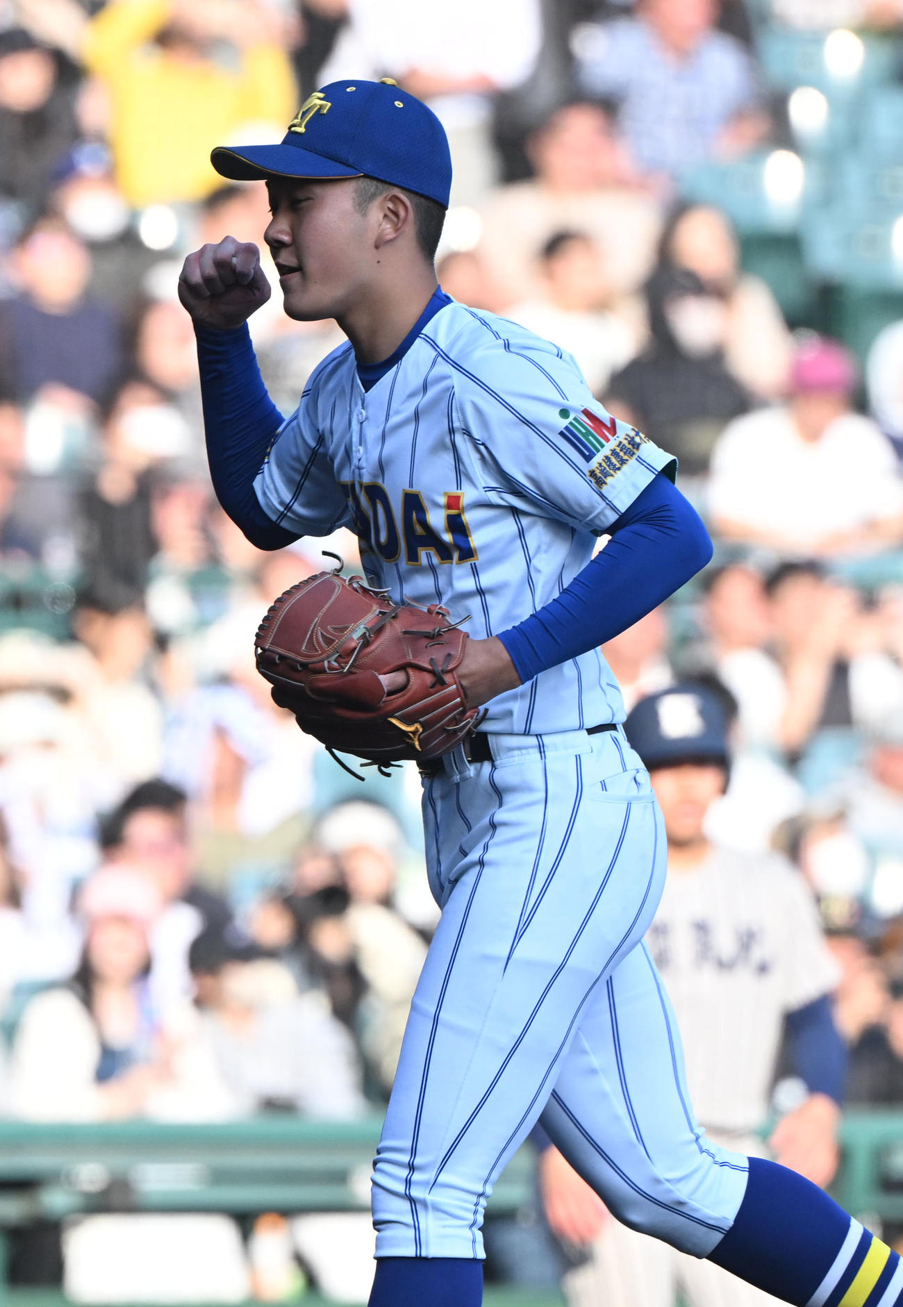 健大高崎対敦賀気比　9回裏敦賀気比2死一塁、最後の打者を遊飛に仕留めガッツポーズする石垣（撮影・和賀正仁）
