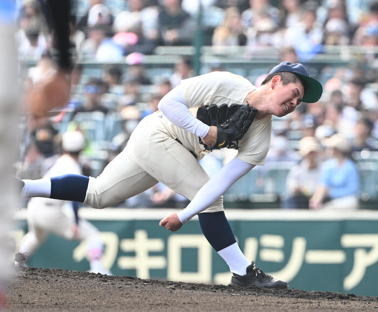 広島商対東洋大姫路　先発する広島商・徳永（撮影・和賀正仁）