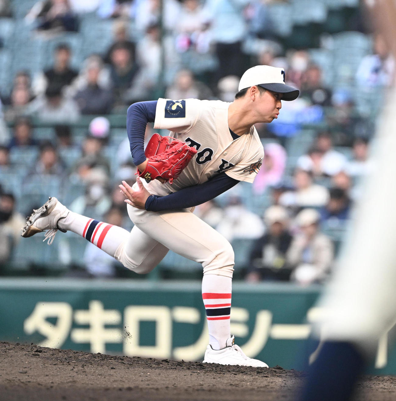 広島商対東洋大姫路　6回に登板する東洋大姫路・末永（撮影・和賀正仁）