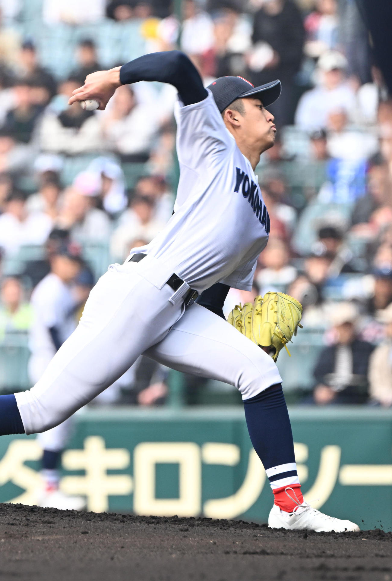 横浜対沖縄尚学、先発する横浜・（撮影・和賀正仁）