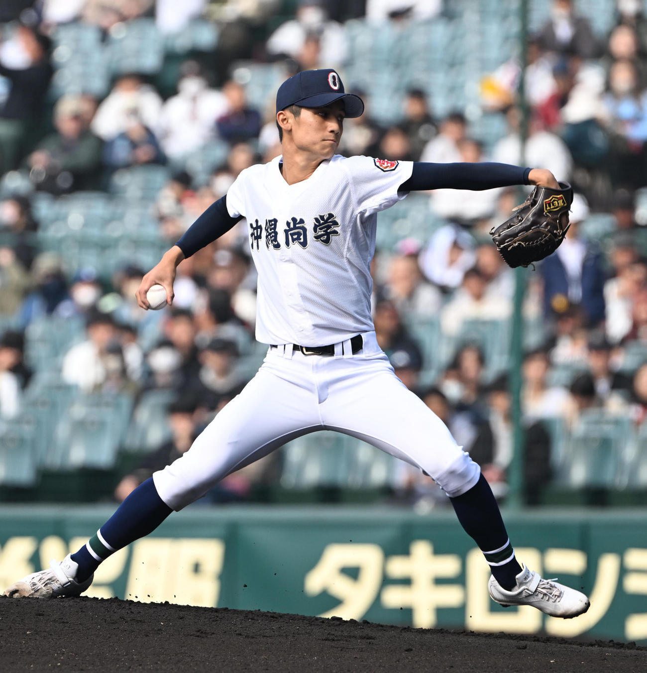 横浜対沖縄尚学、先発する沖縄尚学・新垣有（撮影・和賀正仁）