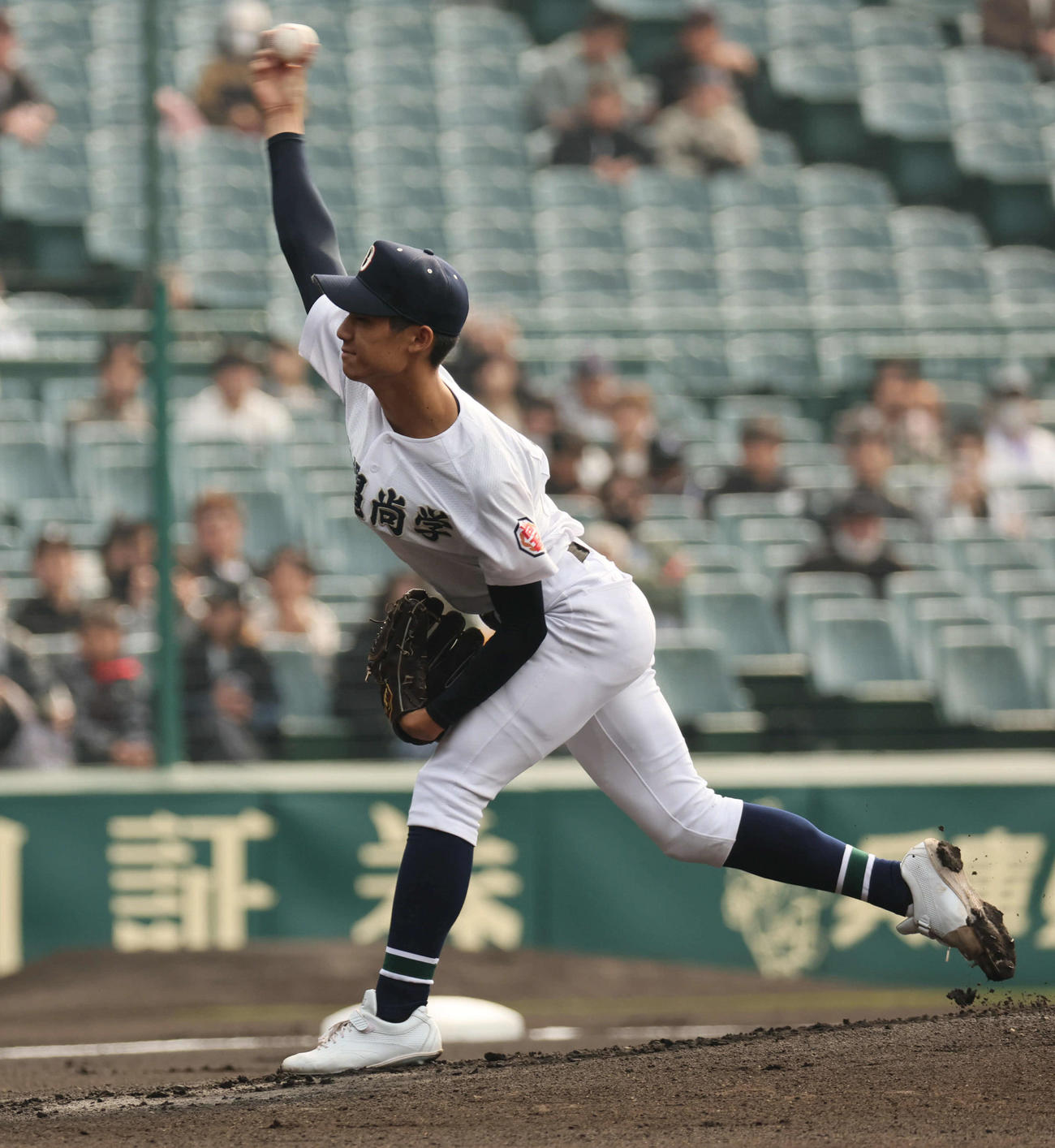 横浜対沖縄尚学　沖縄尚学先発の新垣有（撮影・宮崎幸一）