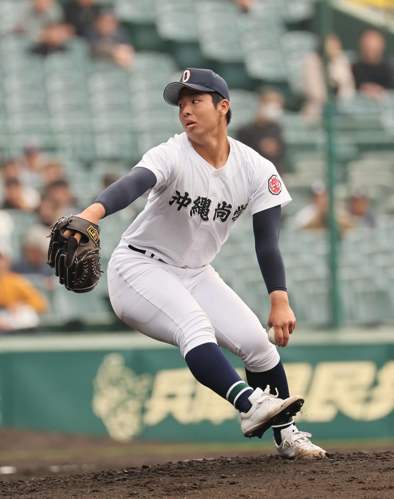 横浜対沖縄尚学　沖縄尚学2番手の末吉（撮影・宮崎幸一）