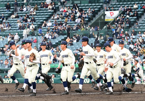 【センバツ】広島商23年ぶり８強　徳永啓人が７回２失点＆先制Ｖ打「伝統に恥じない野球を」