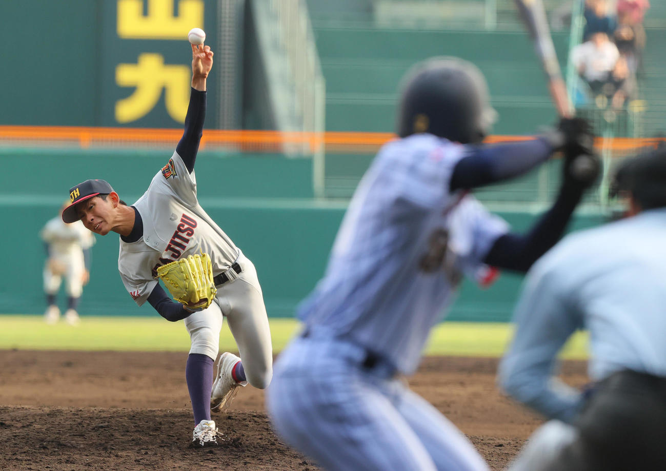 浦和実対東海大札幌　5回裏、浦和実エース石戸が登板する（撮影・上山淳一）