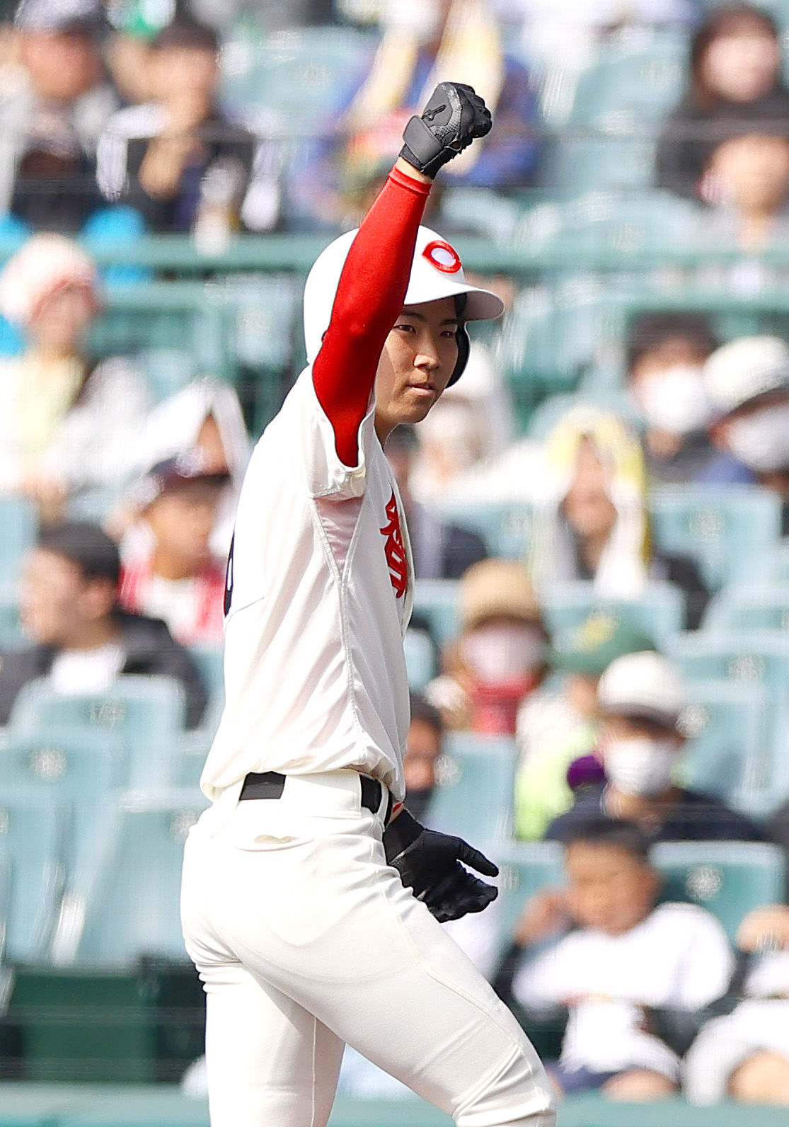 智弁和歌山対エナジックスポーツ　3回表智弁和歌山2死一、二塁、大谷は左前適時打を放ちガッツポーズする（撮影・上山淳一）