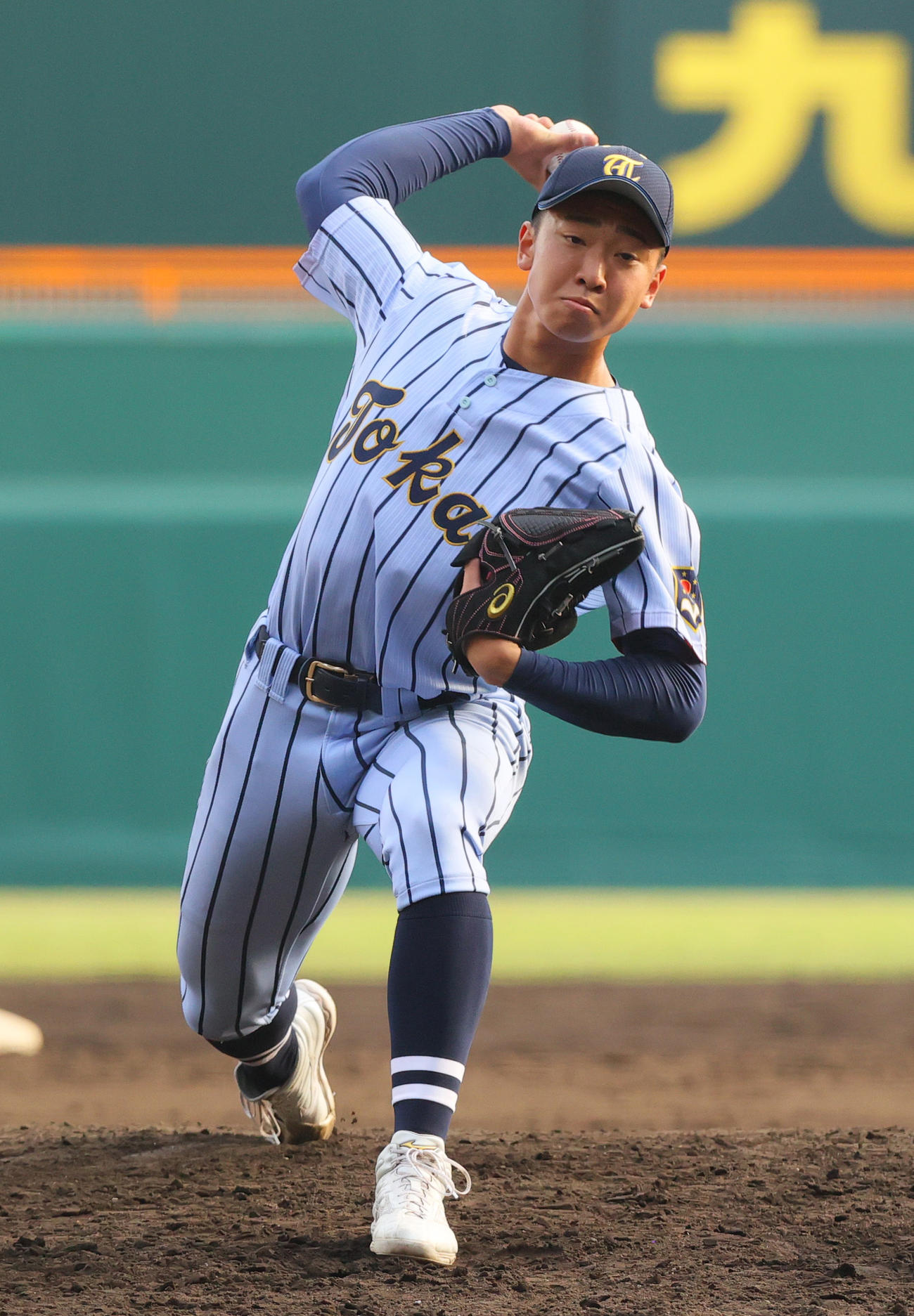 浦和実対東海大札幌　5回表、力投する東海大札幌・高橋（撮影・上山淳一）