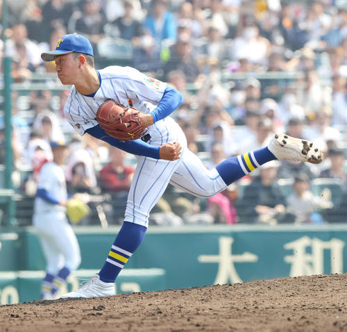 健大高崎対花巻東 8回裏、石垣が登板する(撮影・上山淳一)