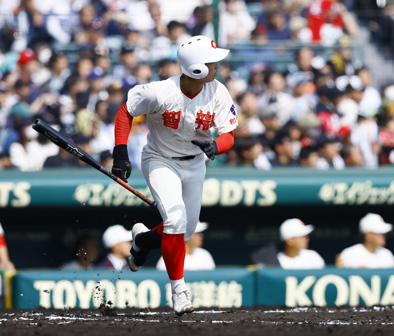 広島商対智弁和歌山　1回裏智弁和歌山1死一塁、山下は左越えに先制の適時三塁打を放つ（撮影・藤尾明華）