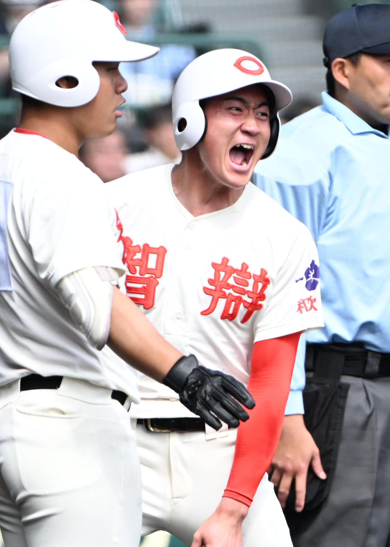 浦和実対智弁和歌山　1回裏智弁和歌山1死二、三塁　福元の適時打で生還する藤田（撮影・石井愛子）