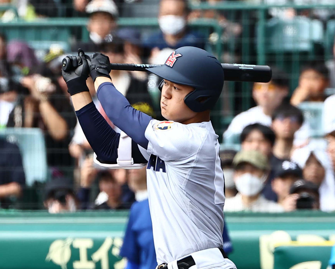 健大高崎対横浜　5回裏横浜無死一、三塁、阿部葉は右前に適時打を放つ（撮影・上田博志）