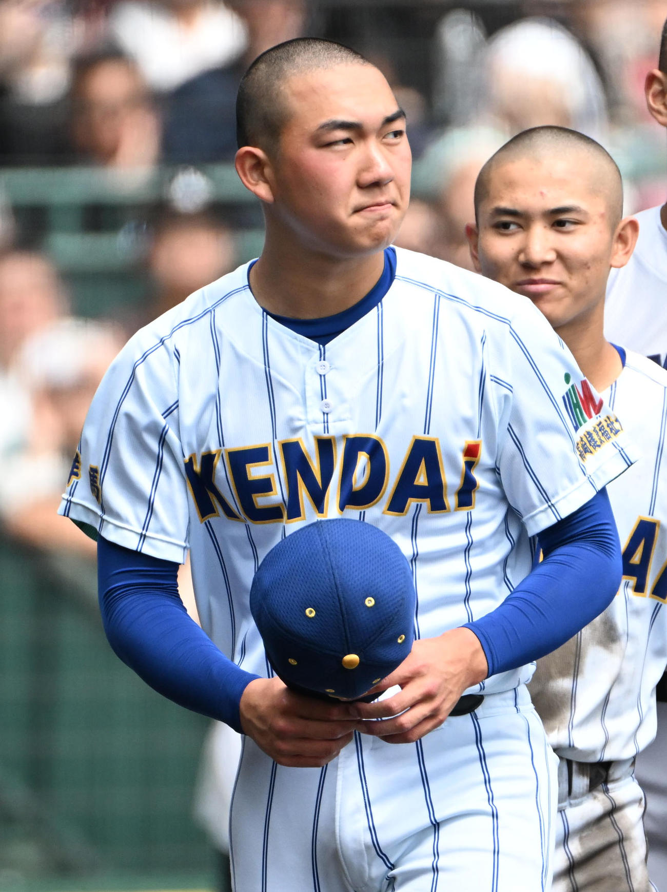 健大高崎対横浜　横浜に負け肩を落とす健大高崎の石垣（撮影・石井愛子）